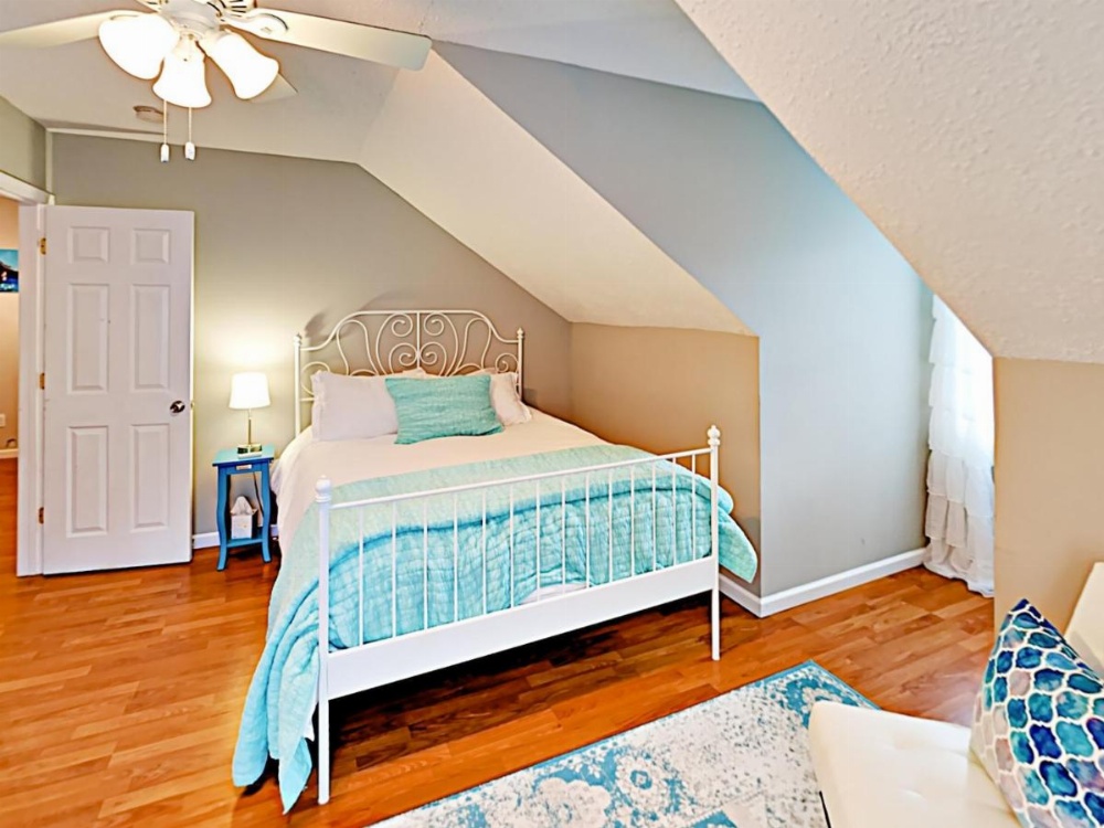 4 Bedrooms Country Home Image 23
